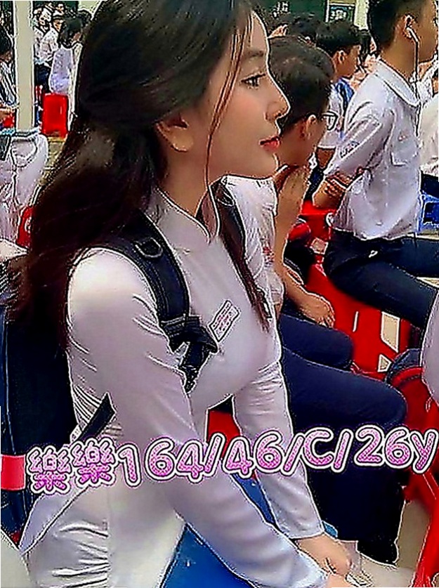 烏來外約按摩：喬其 |柔情小秘書|165cm|48kg|E罩杯|23歲|用過情趣物品 很會淫叫 純天 然大奶 小小年紀就發育的那麼好