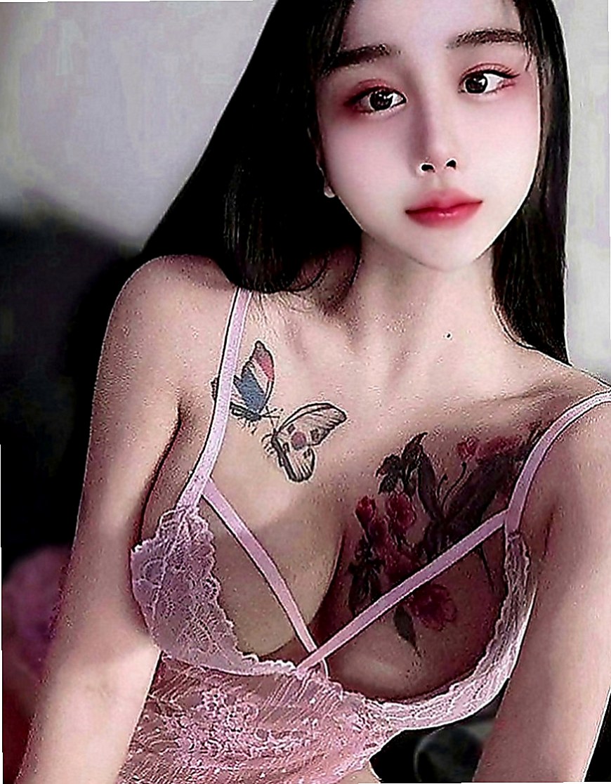 龍崎叫小姐：千千 |專櫃小姐|166cm|47kg|E罩杯|20歲|她自己衣服都脫好了 在床上乖乖等著你去幹她 #很愛運動的女人體力超好