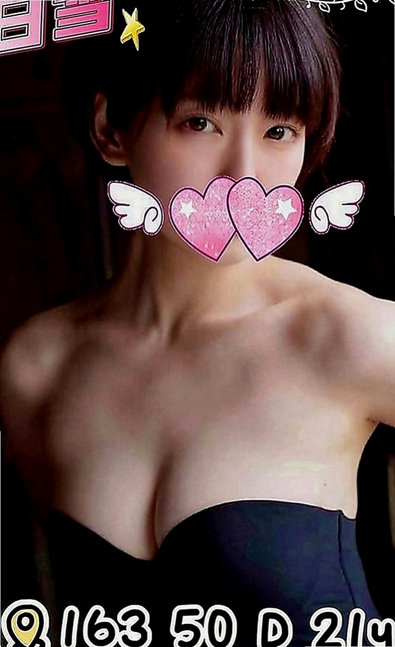 新店外約：菡菡 |氣質秘書|168cm|45kg|C罩杯|18歲|清秀很有親和力 服務可佳床上功夫很厲害聲音的氣息很銷魂  跟床上做愛的疼愛 性格很孤避