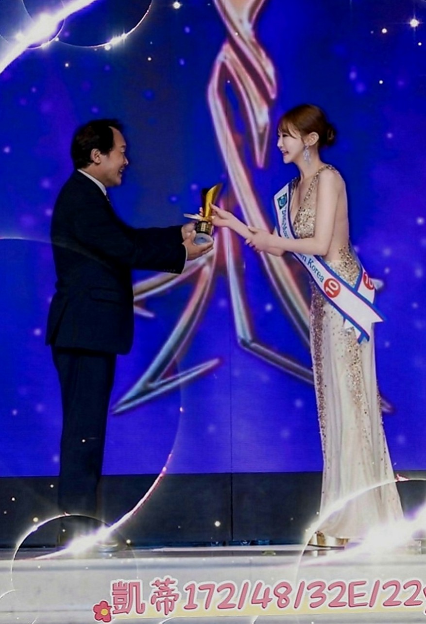 龍井找妹妹：彤兒 |特兒新生|170cm|47kg|C罩杯|22歲|單純不做作 素顏不抽煙 無刺青 聲音甜美 不趕時間 敏感又水多