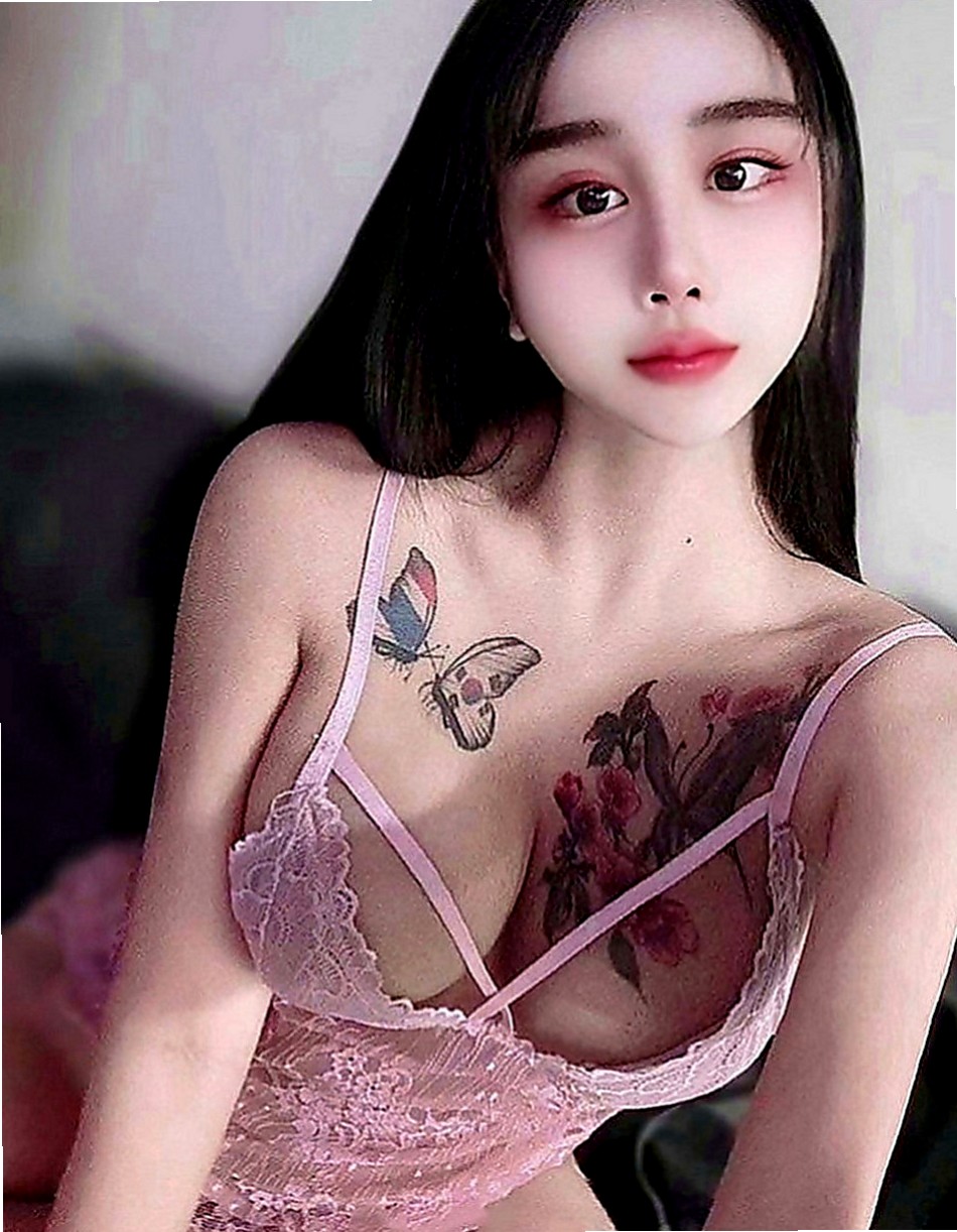 龍崎叫小姐：千千 |專櫃小姐|166cm|47kg|E罩杯|20歲|她自己衣服都脫好了 在床上乖乖等著你去幹她 #很愛運動的女人體力超好