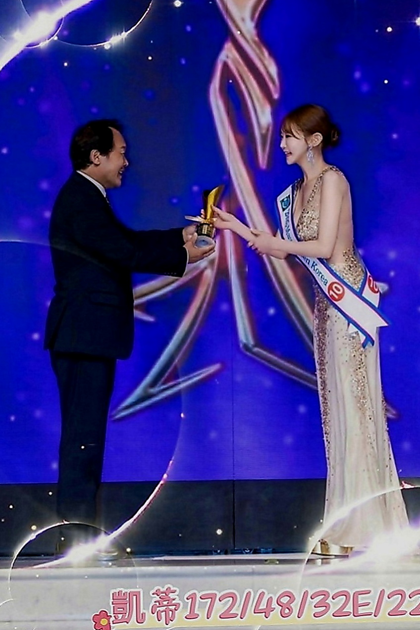 龍井找妹妹：彤兒 |特兒新生|170cm|47kg|C罩杯|22歲|單純不做作 素顏不抽煙 無刺青 聲音甜美 不趕時間 敏感又水多