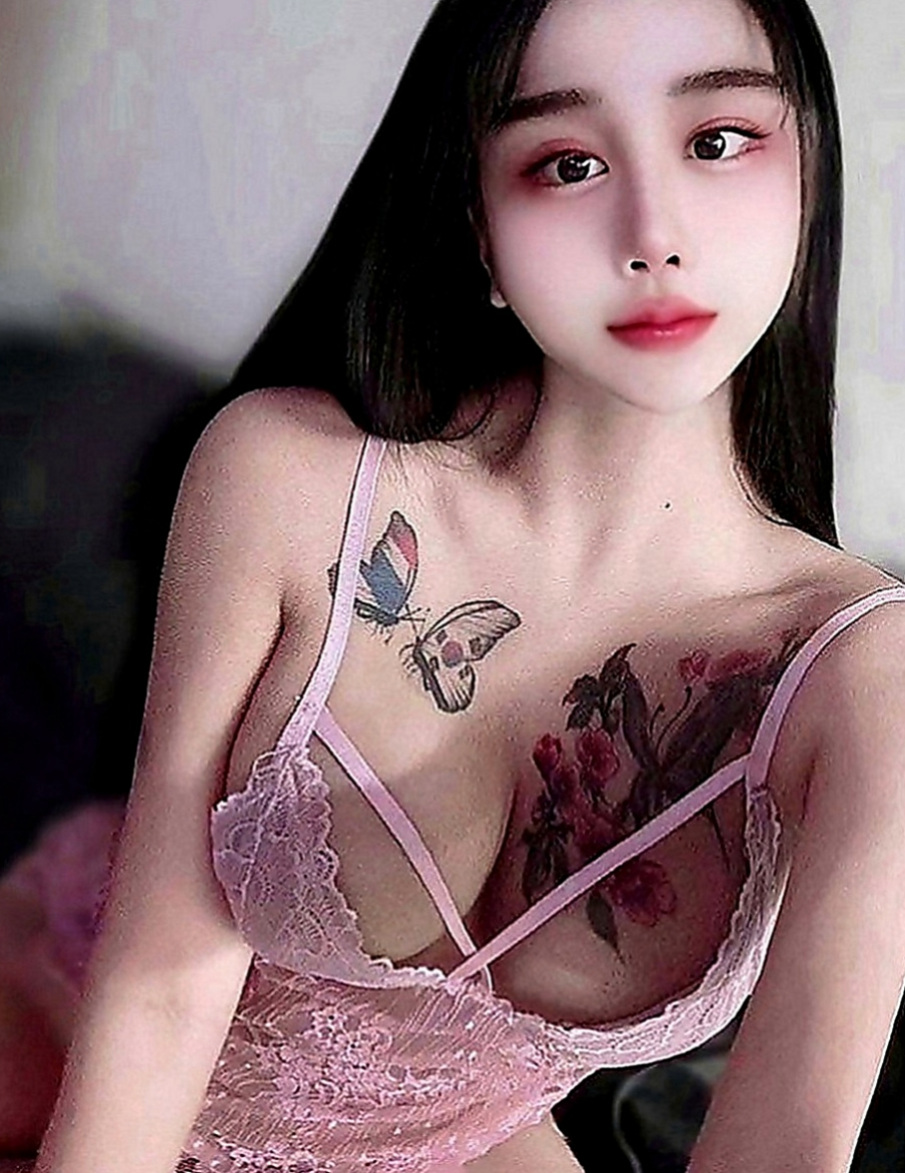 龍崎叫小姐：千千 |專櫃小姐|166cm|47kg|E罩杯|20歲|她自己衣服都脫好了 在床上乖乖等著你去幹她 #很愛運動的女人體力超好