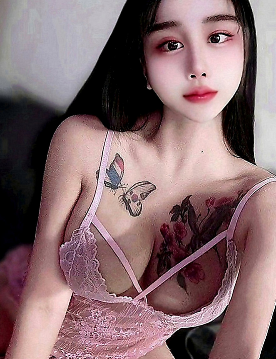 龍崎叫小姐：千千 |專櫃小姐|166cm|47kg|E罩杯|20歲|她自己衣服都脫好了 在床上乖乖等著你去幹她 #很愛運動的女人體力超好