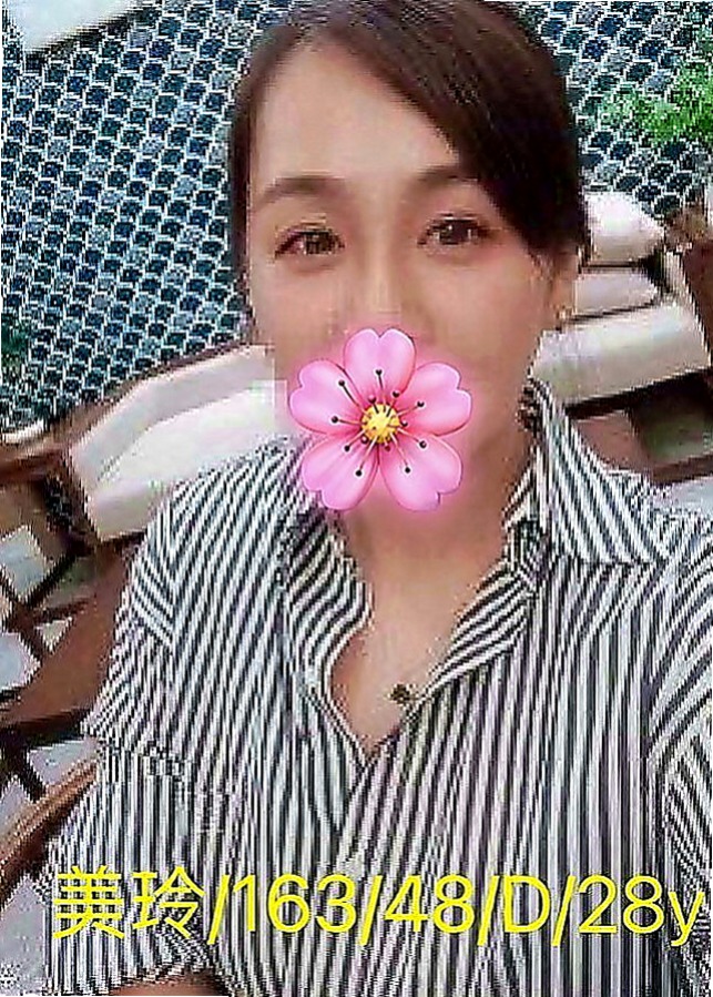 沙鹿外送：小騷貨 |俄羅斯混血|169cm|49kg|D罩杯|20歲|老闆的極品妖艷大奶騷秘書，各種絕活樣樣來  在服務哥哥的時候希望哥哥們可以帶一下她，