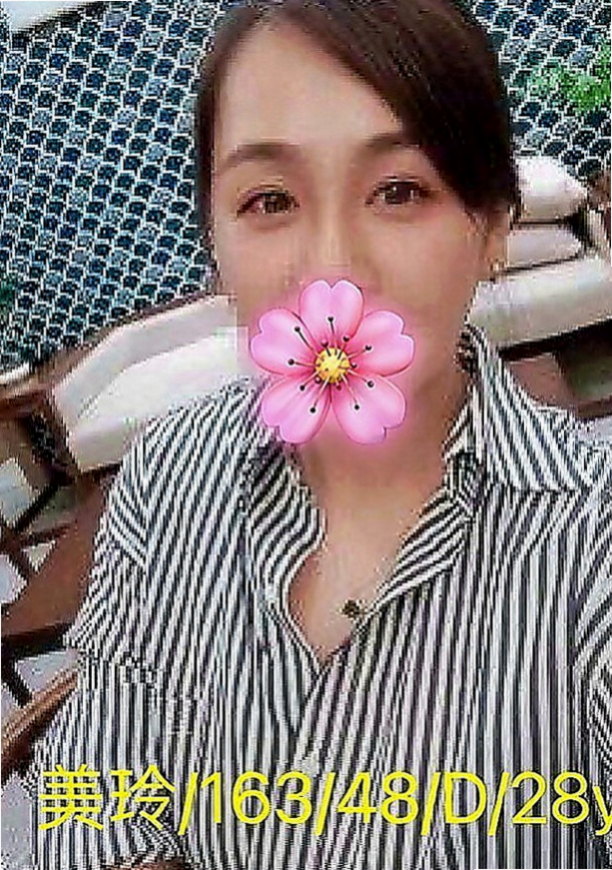 沙鹿外送：小騷貨 |俄羅斯混血|169cm|49kg|D罩杯|20歲|老闆的極品妖艷大奶騷秘書，各種絕活樣樣來  在服務哥哥的時候希望哥哥們可以帶一下她，